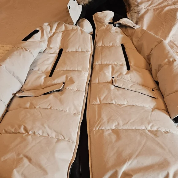 Noize Women's Cream Puffer Coat with Vegan Fur - Picture 4 of 12